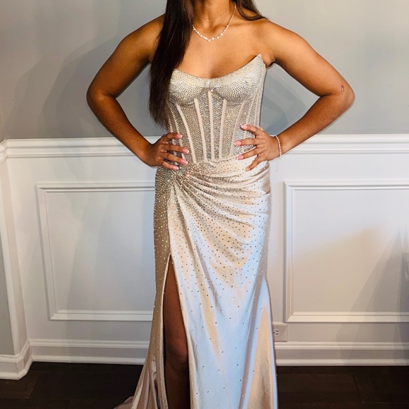 Elegant Strapless Gown with Rhinestones
